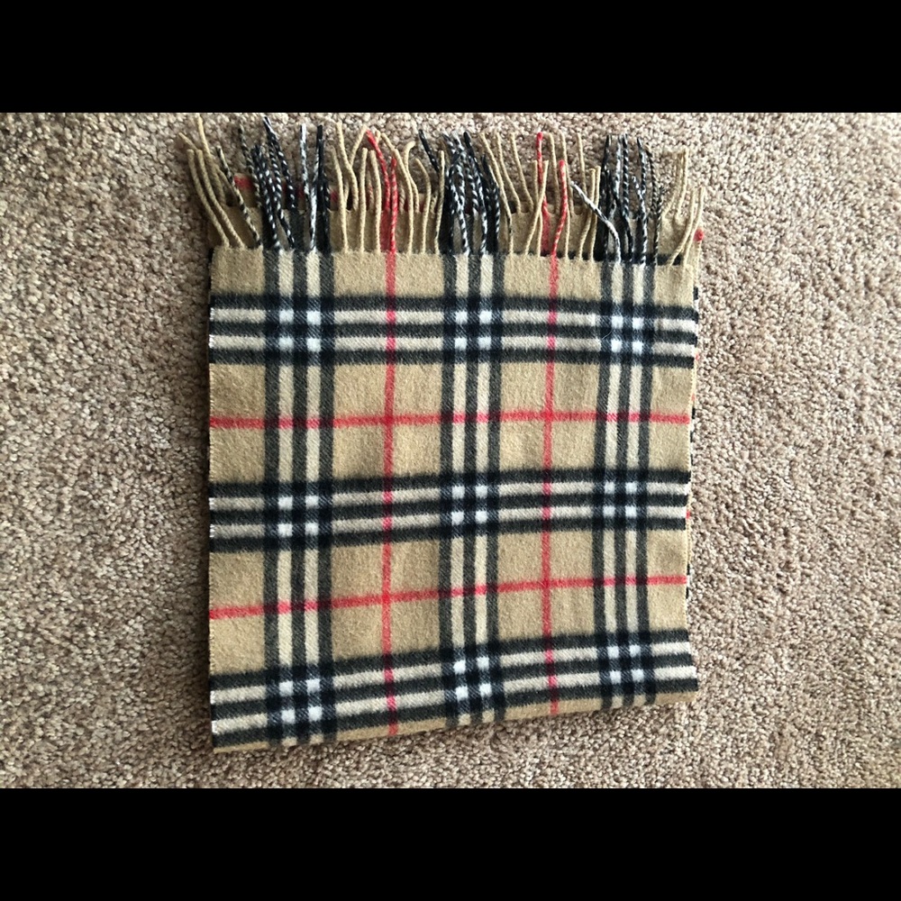 Authentic Vintage Burberry scarf - Picture 2 of 5
